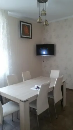 Сдам с 20 октября Новострой 3 к кв 145 кв м в Калининском районе с подземным паркингом на 2 машины Донецк