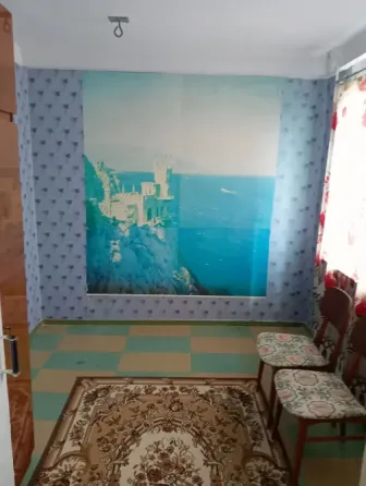 4-комнатная квартира, 56 м², 3/5 этаж Торез, 2-й микрорайон Торез