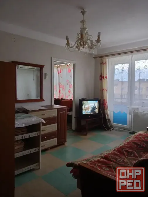 4-комнатная квартира, 56 м², 3/5 этаж Торез, 2-й микрорайон Торез - изображение 2
