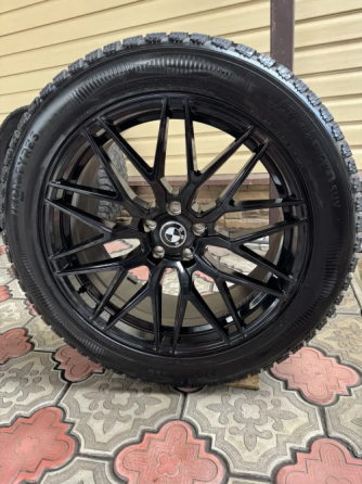 Комплект дисков с зимней резиной IKON Autograph Snow 3 SUV 275/45/R20 Макеевка