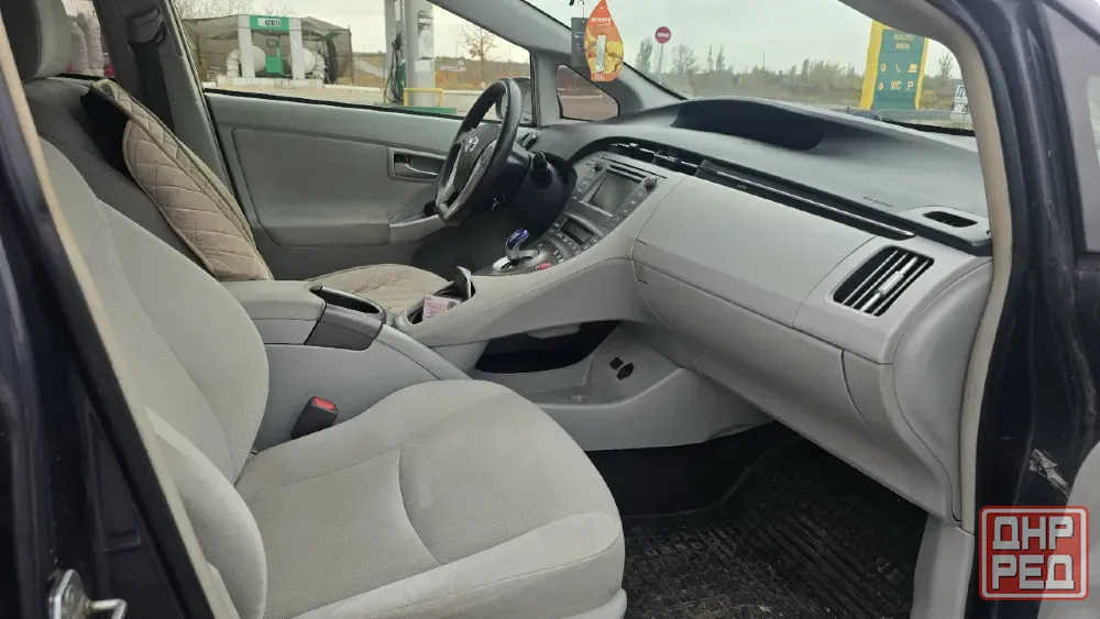 Toyota Prius Hybrid Красный Луч - изображение 7