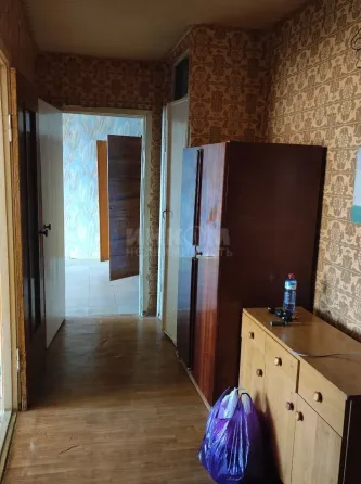 Продам 2к ул. Оборонная 2А рн. т.ц. Россия Луганск