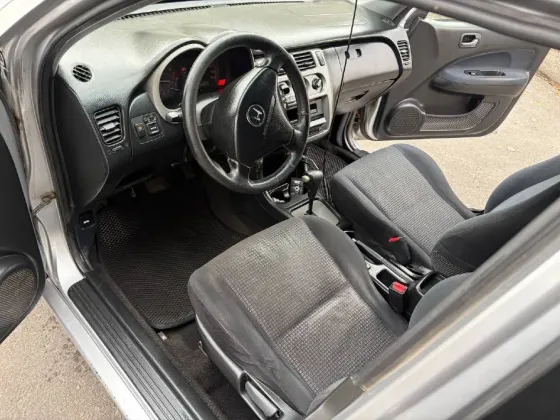 Honda H-RV 2002г. 1.6 4WD Шахтерск