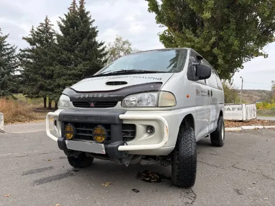 Mitsubishi Delica 2.8TD 4WD 1996 Шахтерск