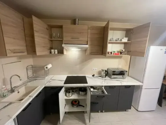 Сдам на долгий срок двухкомнатную квартиру, 5/9 этаж, 49 кв. м Донецк