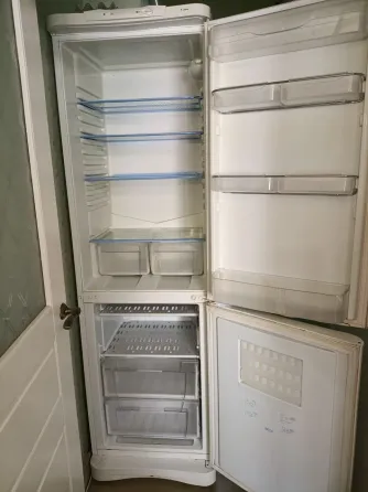 Холодильник Indesit CA140G Макеевка