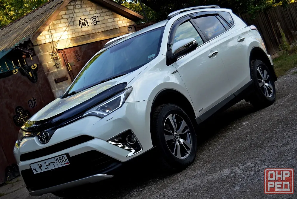 Toyota Rav4 2016г 2.0 4WD**IDeaL-эксклюзив**Рестайлинг официал Макеевка - изображение 2