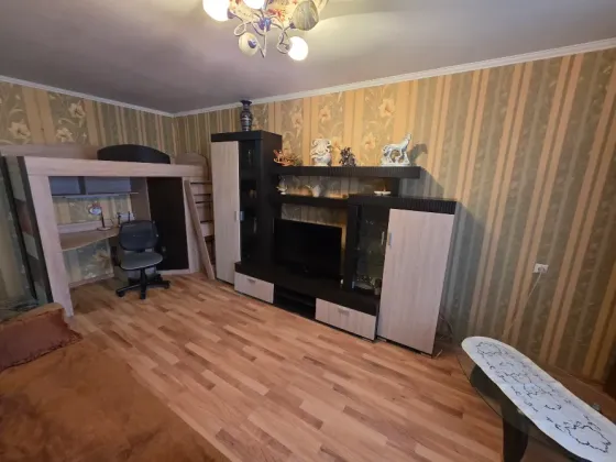 Сдам 2х.кв Центральный район пр.Строителей Мариуполь