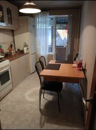 Продам 4 комнатную квартиру пр. Дзержинского Донецк