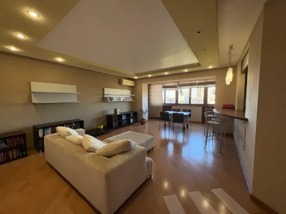 Продам крупногабаритную 3 комн. квартиру в Центре Донецк