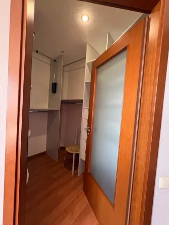 Продам крупногабаритную 3 комн. квартиру в Центре Донецк