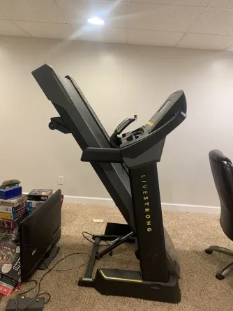 Беговая дорожка LiveStrong Fitness LS10.0T Макеевка