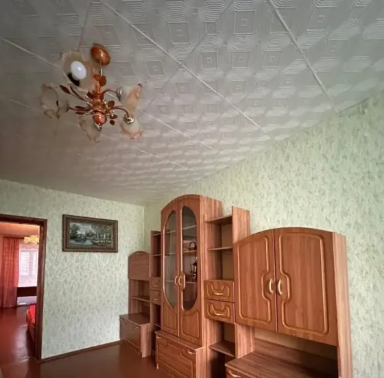 Сдается трешка в Ленинском районе на 4 этаже. Донецк