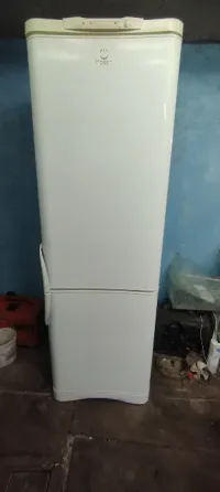 Рабочий холодильник Индезит Донецк