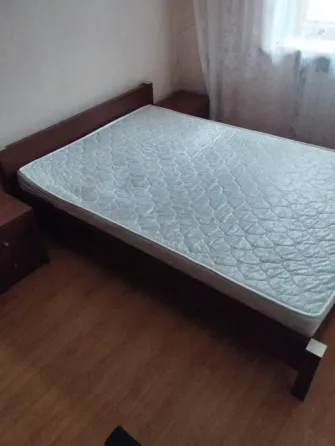 Кровать двухспальную с матрасом Донецк