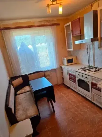 Продаётся 2х комнатная квартира в Куйбышевском р-не, ул. Сомова 43 Донецк
