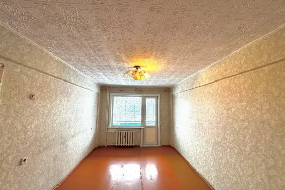 продам 3х ком. квартиру на 2 эт. Петровский круг Донецк
