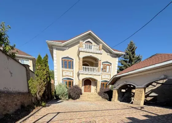 продам дом 2 эт. в р-не Маяка Донецк