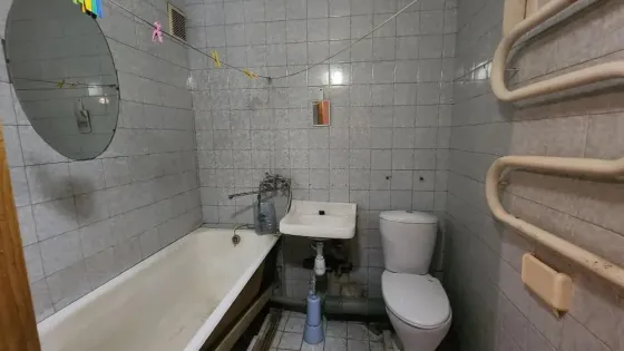Продается 1к.кв. ул.Артема (ор-р Шахтерская площадь) Донецк