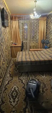 Продам трехкомнатную квартиру в Ленинском районе Донецк