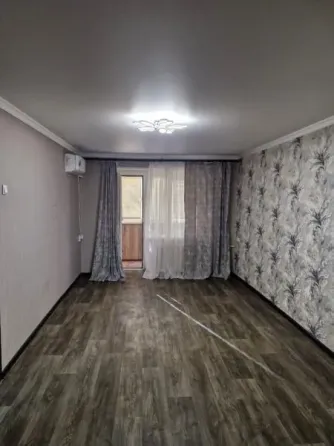 Продам двухкомнатную квартиру на Шахтерский площади Донецк