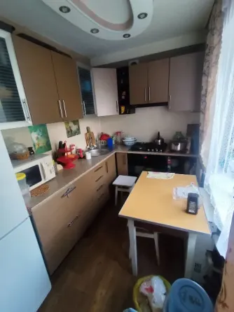 Продается 4-комн. квартира г.Торез, м-н 4  Торез