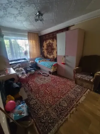 Продается 4-комн. квартира г.Торез, м-н 4  Торез