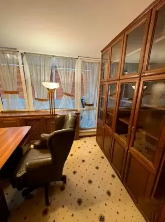 Продаю 4-х комнатную квартиру в Ворошиловском районе, пр. 25 летия ркка Донецк