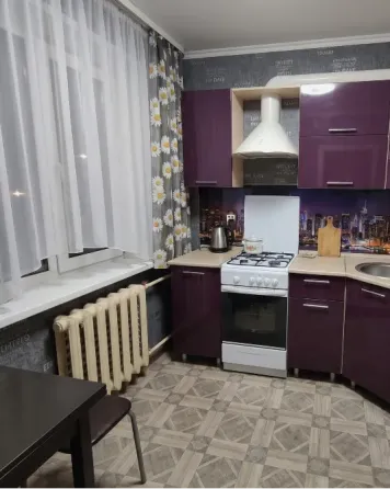 Срочно сдам квартиру в Калининском районе Донецка на долгий срок! Донецк