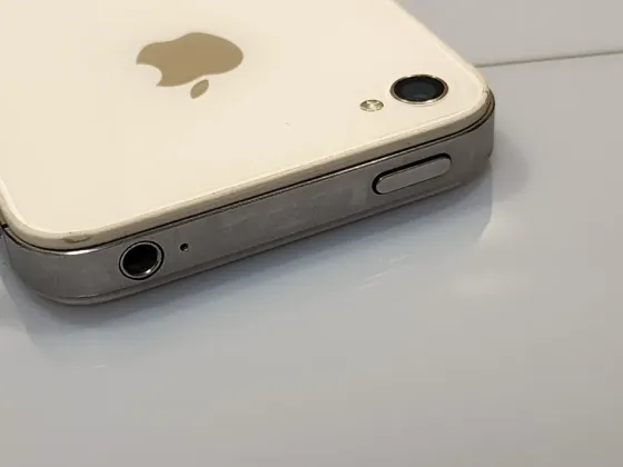 Продам iPhone 4s 16Gb White. Донецк