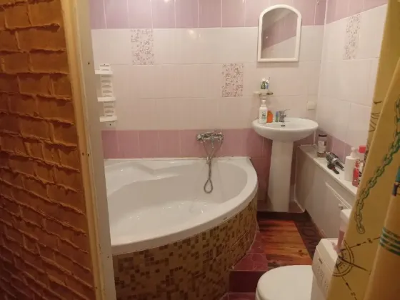Продам 1-к квартиру (малосемейка), 7/9 эт. Донецк