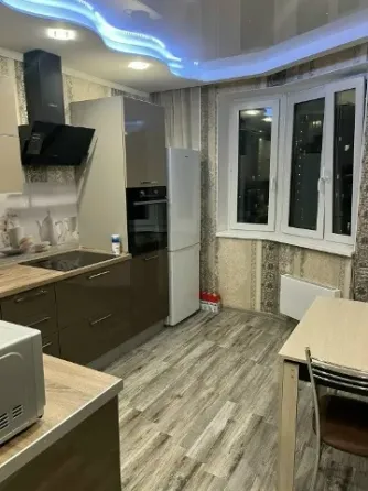 Сдаю двухкомнатную квартиру в Ворошиловском районе Донецка с новым евро ремонтом, 2/5 этаж, 46 кв.м2 Донецк