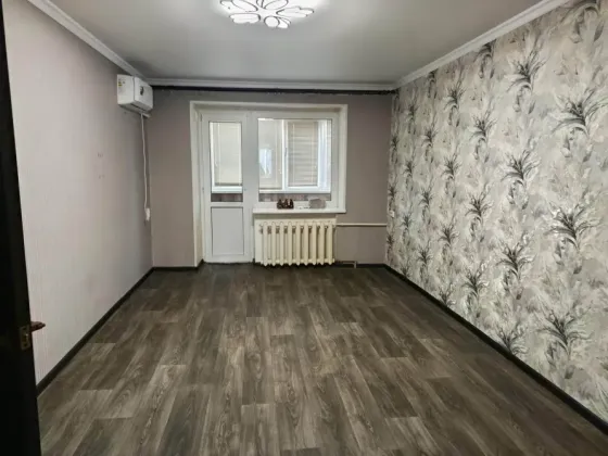 Продам 2х ком кв-ру с ремонтом на Шахтерской площади Донецк