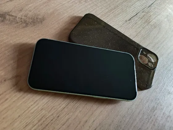iPhone 15 128 GB, зелёный. Макеевка