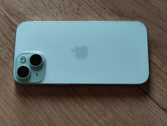 iPhone 15 128 GB, зелёный. Макеевка