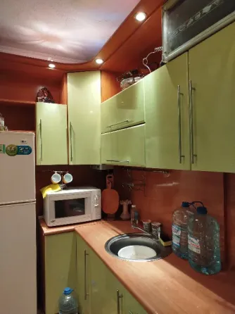 Продам 2х комнатную квартиру в Горняцком районе, остановка Западная Макеевка