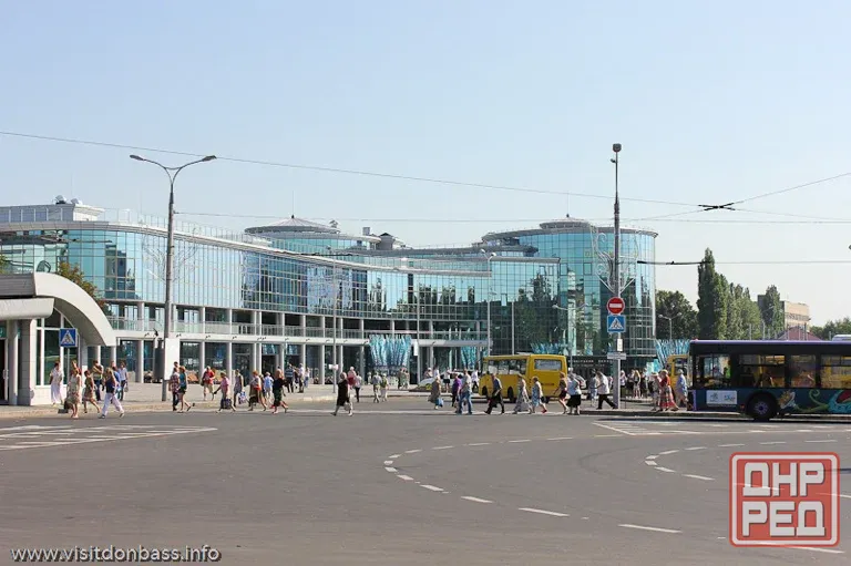 Продам отличную 2 к.кв На Жд вокзале с добротным ремонтом мебелью и техникой . Донецк - изображение 4