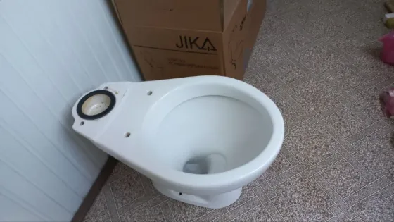 Унитаэ Jika б/у с бачком Донецк