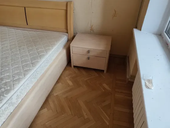 Продам кровать и 2 тумбы для спальни Донецк