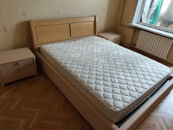 Продам кровать и 2 тумбы для спальни Донецк