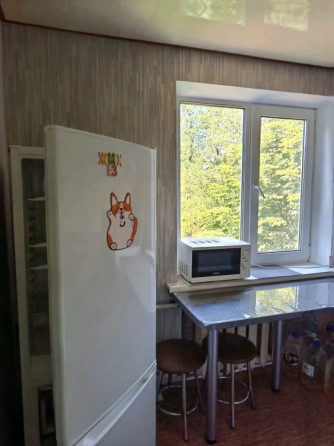 Ехать в офис не нужно! 2к кв в Пролетарском районе. Остановка Коммунистическая. Рядом 125 школа.ан Донецк