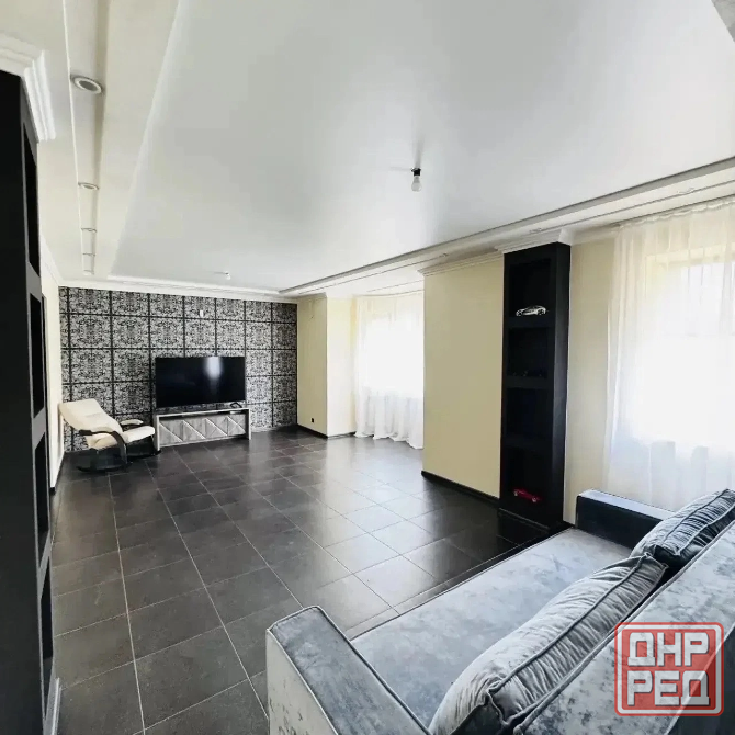 Продам большой жилой дом 230 м2 в центре города Макеевка Макеевка - изображение 1