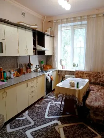 Продам 3комнатную сталинку на Бажанова Макеевка Макеевка