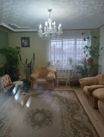Продам дом с хорошим ремонтом Енакиево
