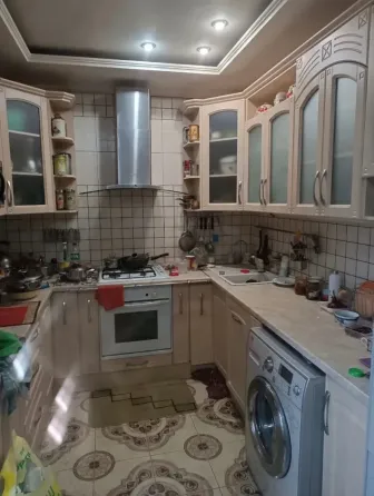 Продам дом с хорошим ремонтом Енакиево