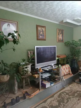 Продам дом с хорошим ремонтом Енакиево