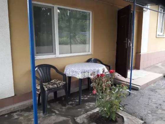 Продаётся 1/2 часть дома, 30 сот. земли, пгт.Старобешево, Старобешевский район. Старобешево