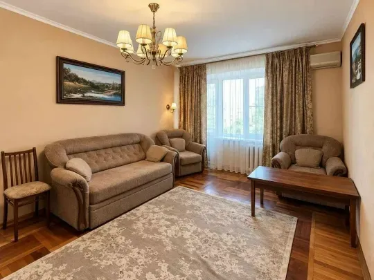 Сдаю двухкомнатную квартиру на долгий срок, 56кв.м2, 3 этаж. Донецк