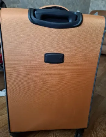 Чемодан с чехлом Донецк