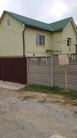 Сдам 1 ком. кв. в новом 2- х эт частном доме для одного мужчины. Все удоб-а, гор.вода, тех-а, инт-т Донецк